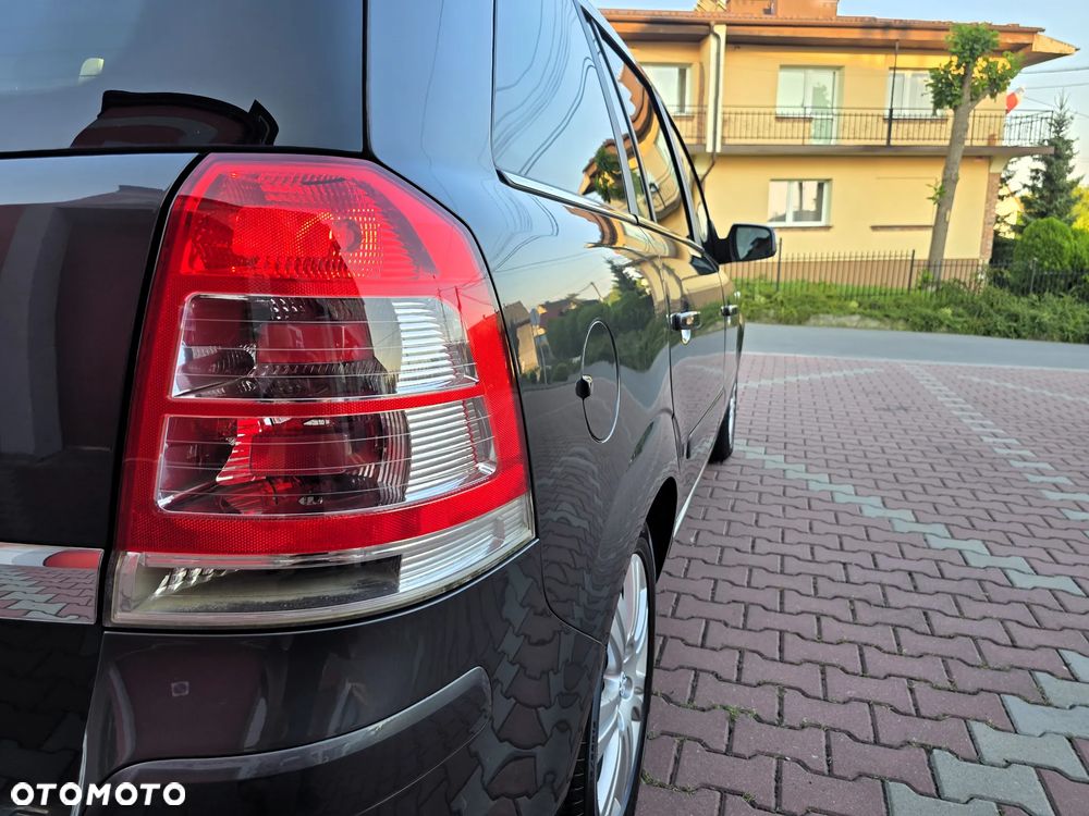 Opel Zafira 1.8 Innovation 110 Jahre - 16