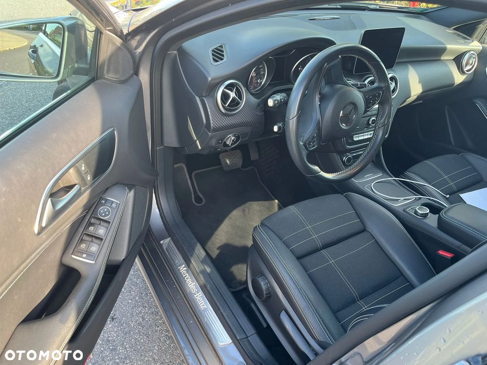 Mercedes-Benz Klasa A 180 7G-DCT Style - 11
