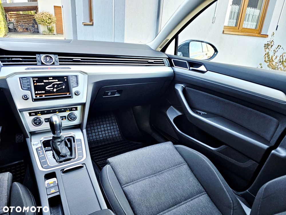 Volkswagen Passat - 18
