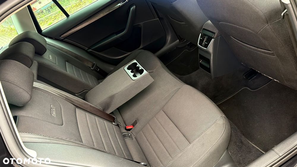 Skoda Octavia 2.0 TDI 4x4 DSG Scout - 33