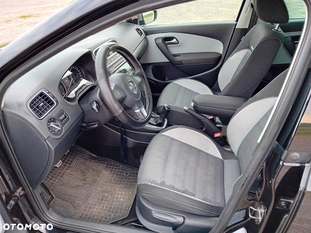 Volkswagen Polo 1.6 TDI Cross - 8