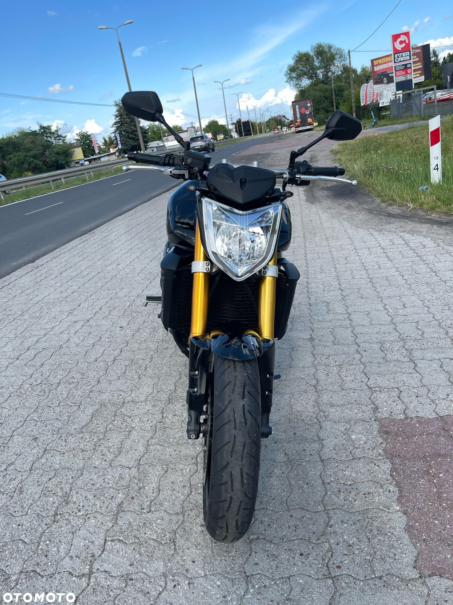 Yamaha FZ - 8