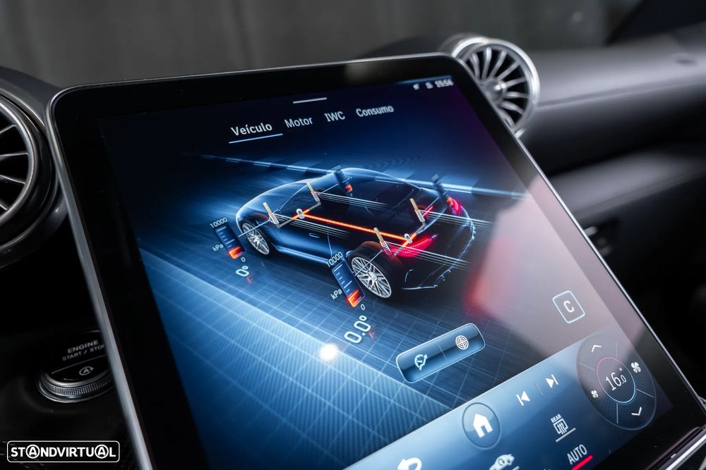 Mercedes-Benz SL 63 AMG 4Matic+ - 30