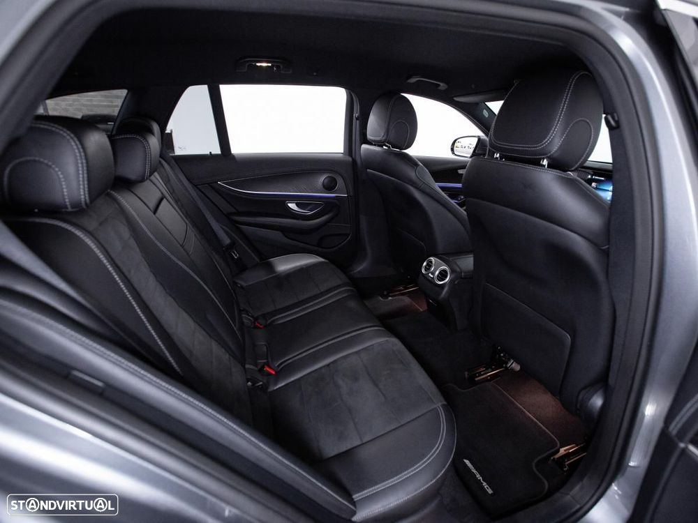 Mercedes-Benz E 300 de AMG Line - 12