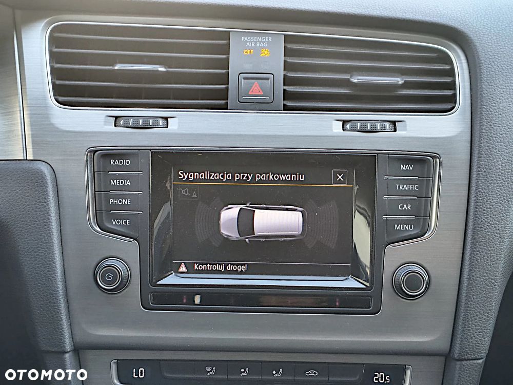 Volkswagen Golf 1.4 TSI BMT Comfortline - 23