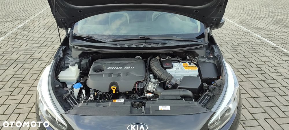 Kia Ceed 1.6 CRDi 136 ISG Dream-Team Edition - 13