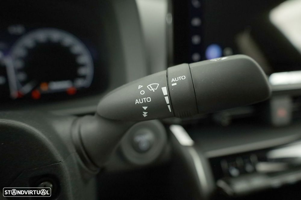 Toyota C-HR 2.0 Plug-in-Hybrid Teamplayer - 18