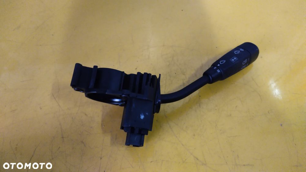 PRZEŁĄCZNIK KIERUNKOWSKAZÓW W 168 NR 1685450110 - 2