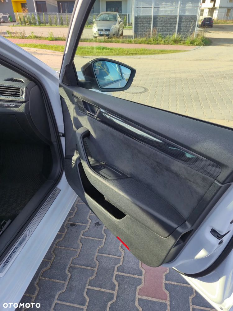 Skoda Superb 2.0 TDI 4x4 DSG SportLine - 14