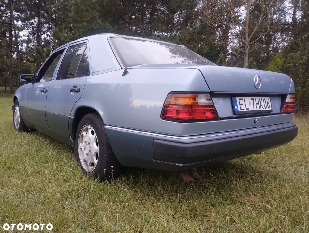 Mercedes-Benz Klasa E 300 4-Matic - 5