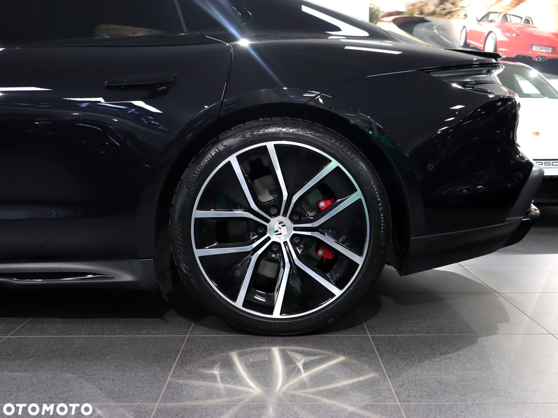 Porsche Taycan - 11