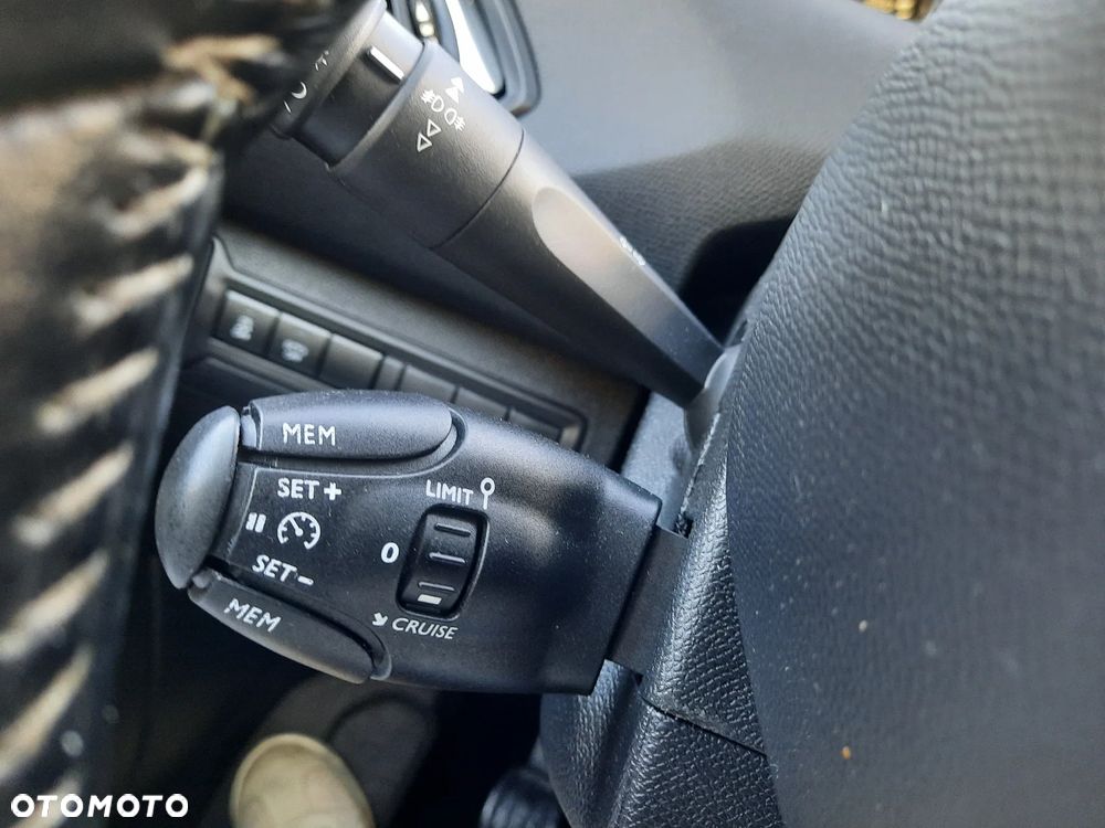 Peugeot 308 BlueHDi FAP 120 Stop&Start Allure - 29