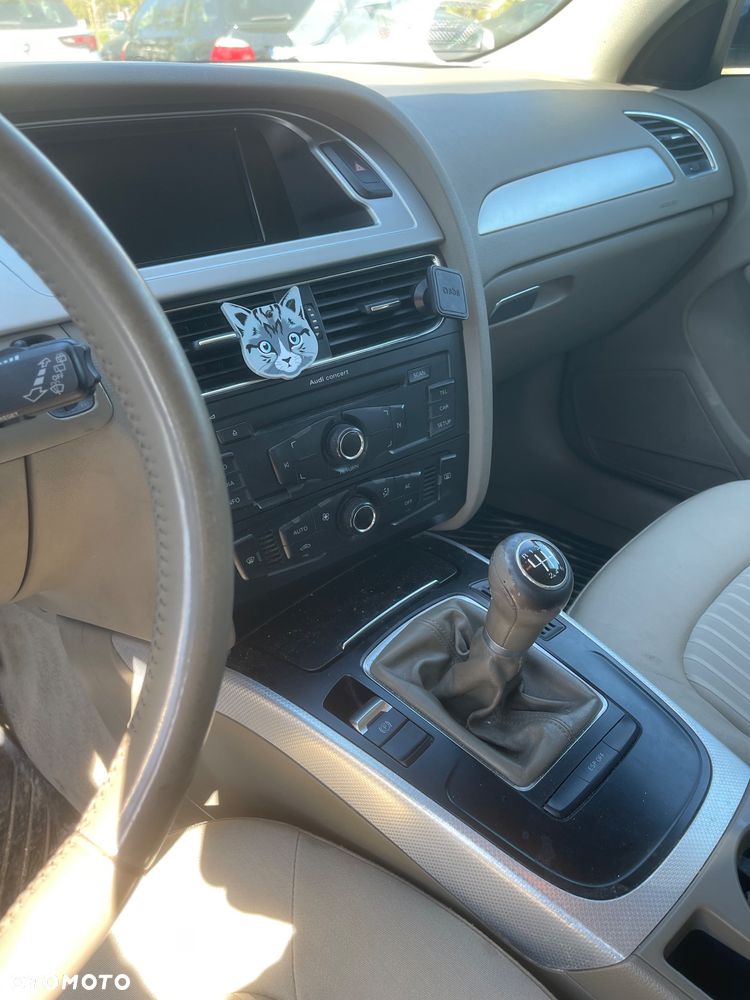 Audi A4 Avant 2.0 TDI - 15