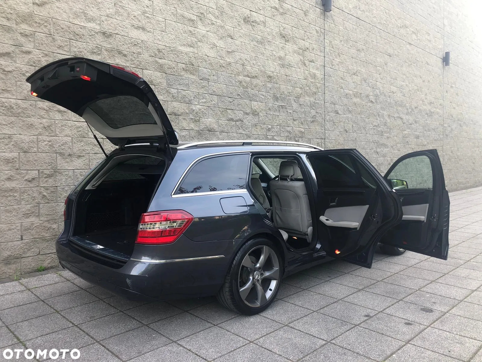 Mercedes-Benz Klasa E 250 CGI BlueEffICIENCY Avantgarde - 8