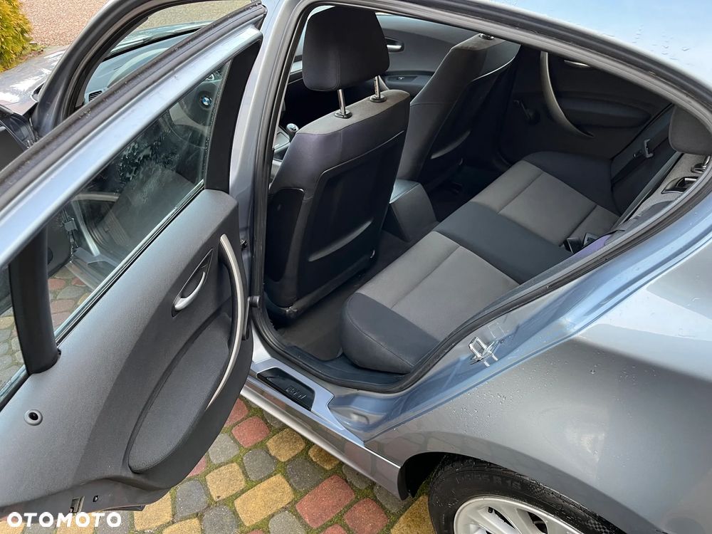 BMW Seria 1 118d DPF - 9