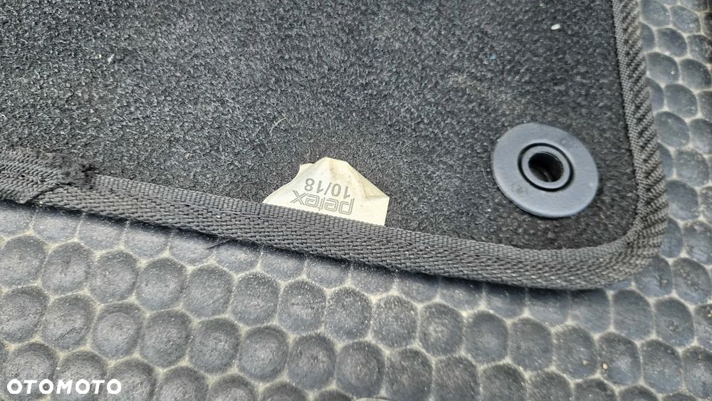 Dywaniki Wycieraczki Wykładzina Czarne Welur Europa Komplet Audi A4 B6 B7 Seat Exeo Sedan Kombi - 35