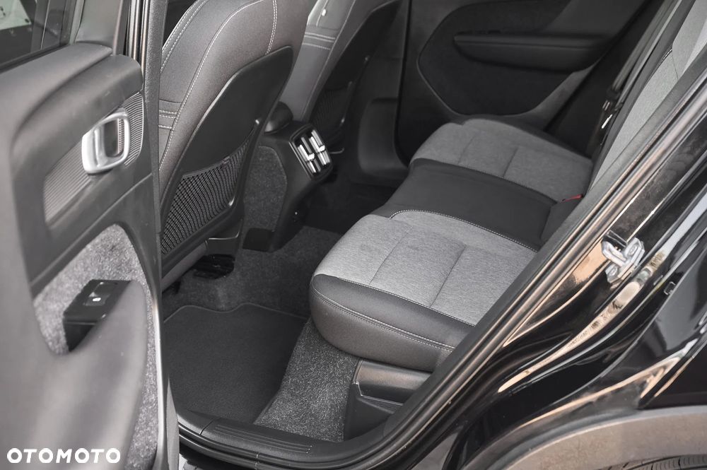 Volvo XC 40 T3 Momentum Pro - 8