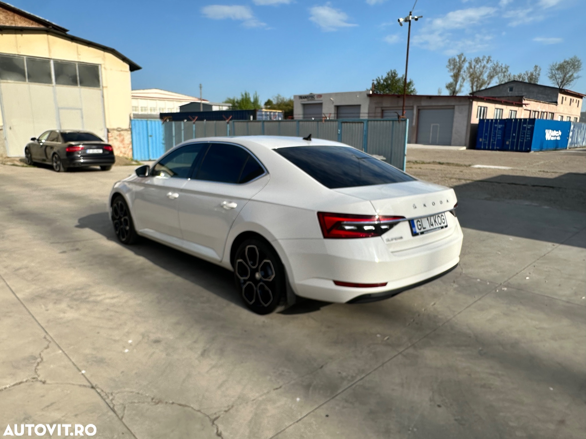 Skoda Superb 2.0 TDI SportLine - 25