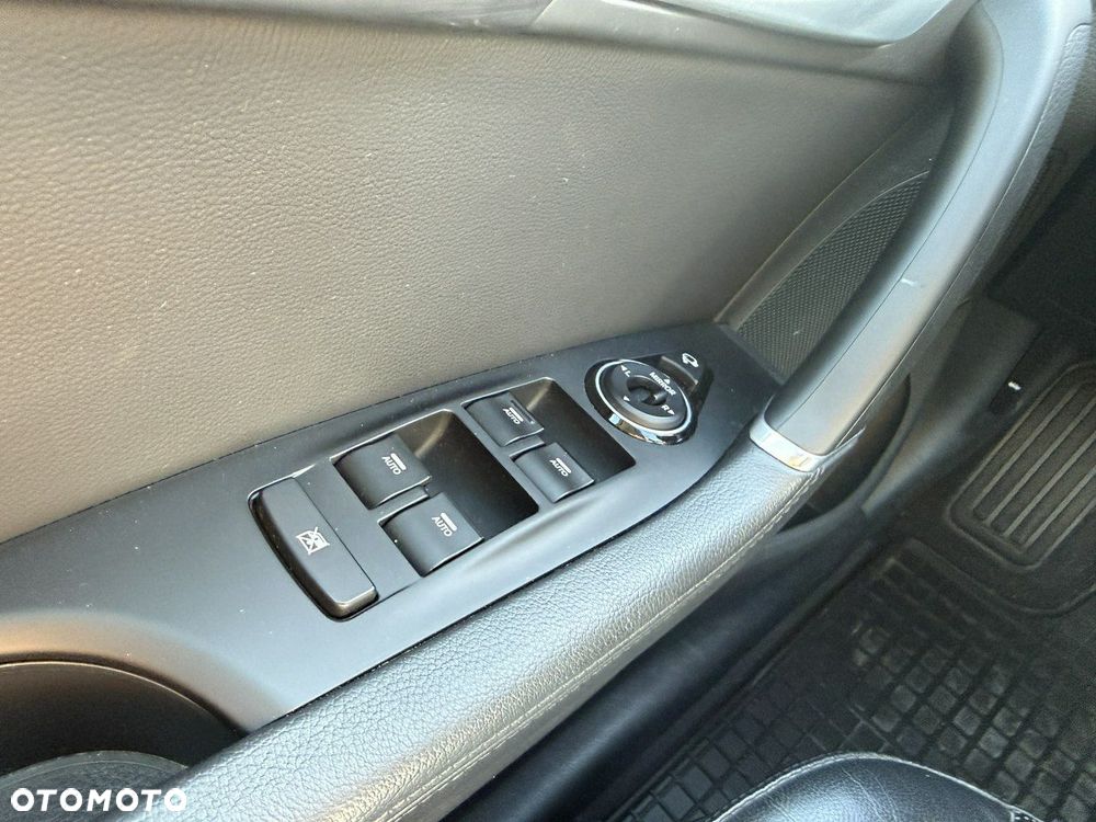 Hyundai i40 Kombi 1.7 CRDi Premium - 16