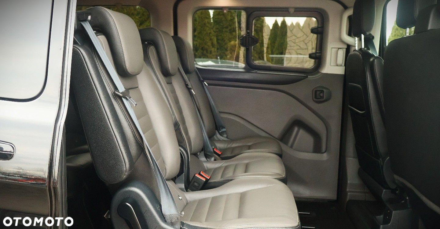 Ford Tourneo Custom - 20