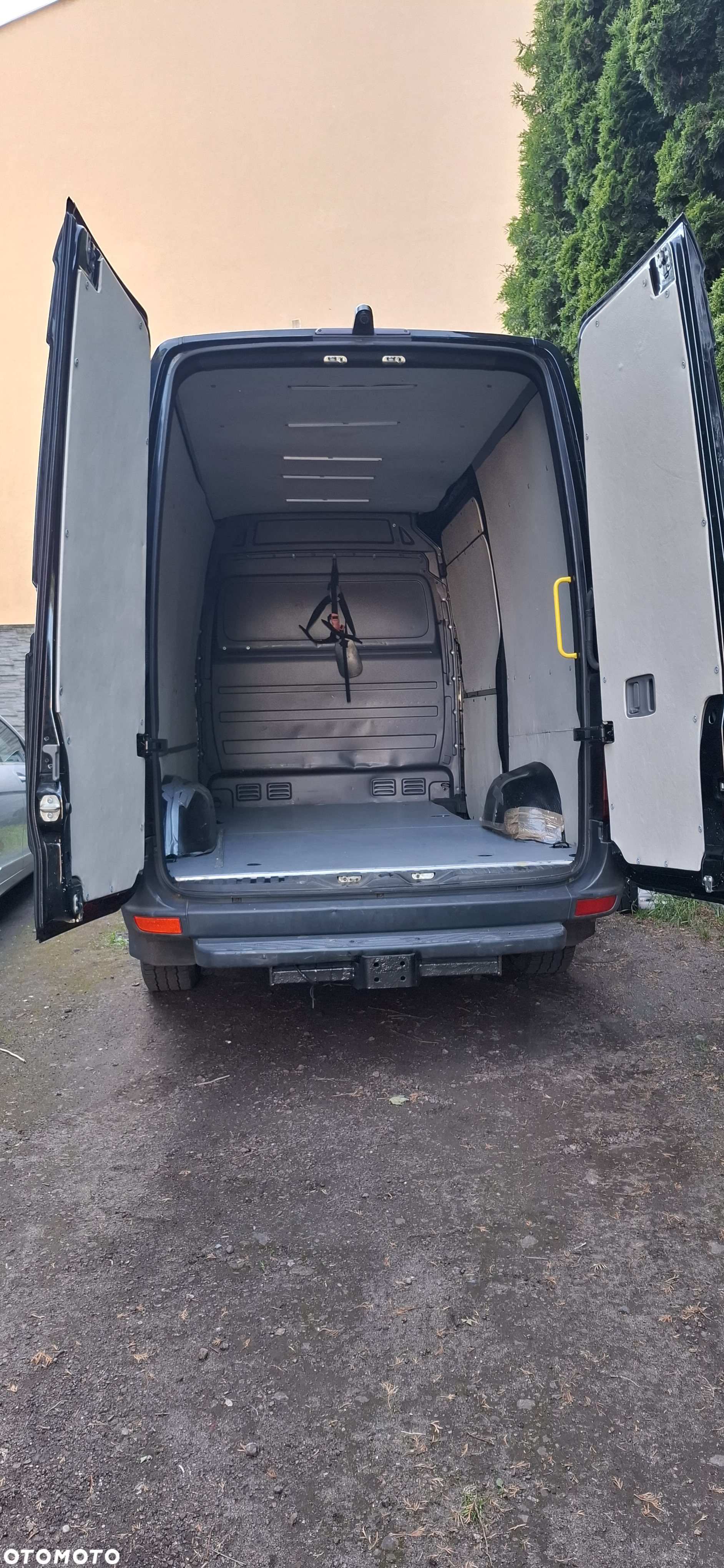 Mercedes-Benz Sprinter - 12