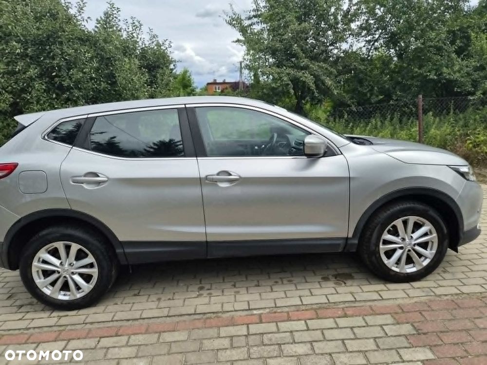 Nissan Qashqai 1.5 dCi N-Connecta EU6 - 4