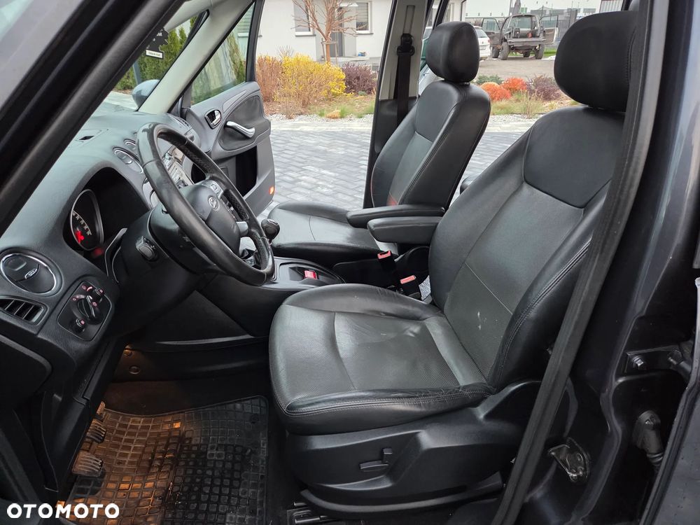 Ford Galaxy 2.0 TDCi Ghia - 34