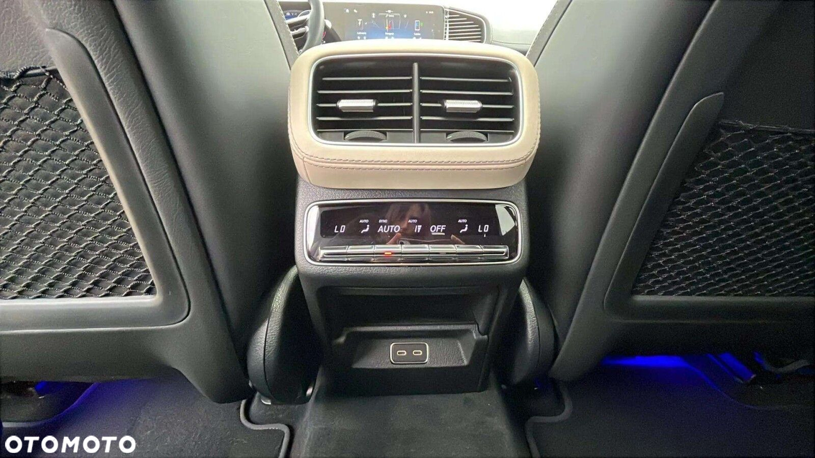 Mercedes-Benz GLE - 22