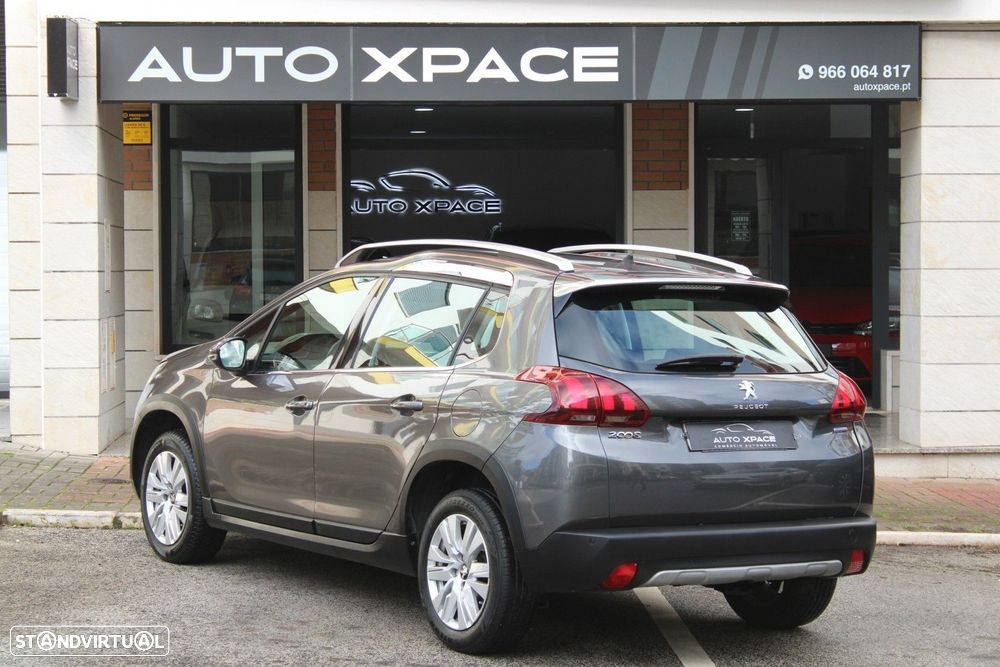 Peugeot 2008 1.2 PureTech Allure - 3
