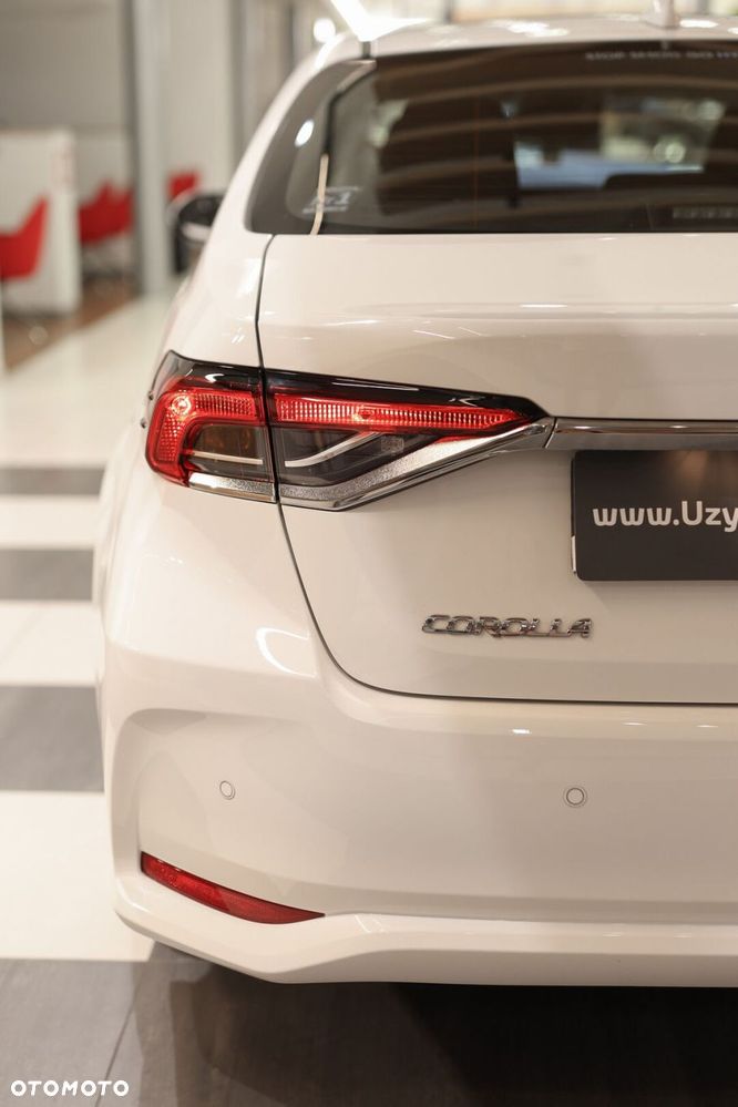 Toyota Corolla 1.8 Hybrid Comfort - 32
