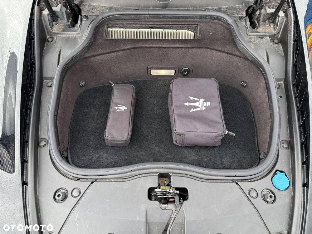 Maserati MC20 DCT - 19