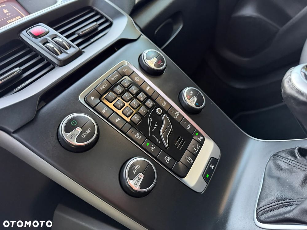 Volvo V40 D2 Geartronic Momentum - 27