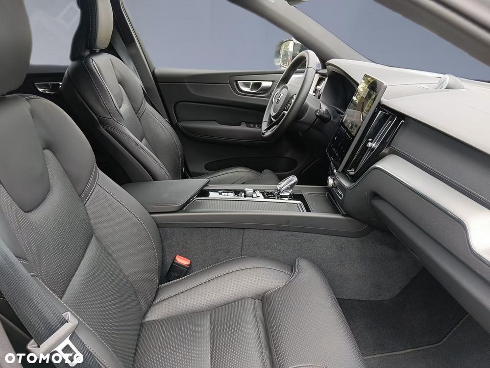 Volvo XC 60 B5 B AWD Ultra Black Edition - 27
