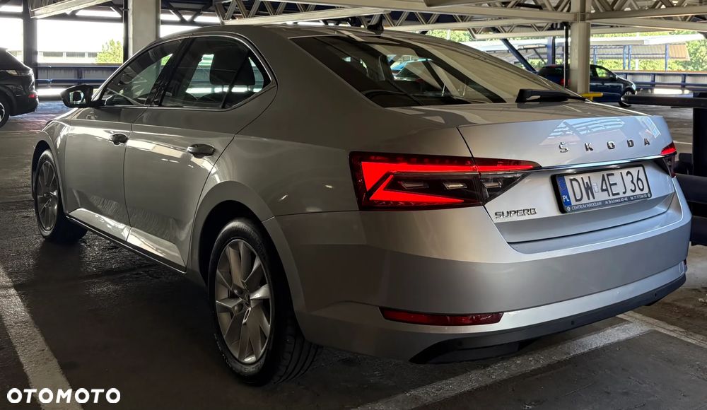 Skoda Superb 2.0 TDI Ambition DSG - 8