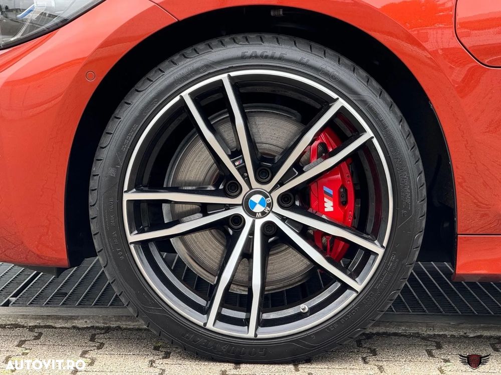 BMW Seria 3 330e Aut. M Sport - 38