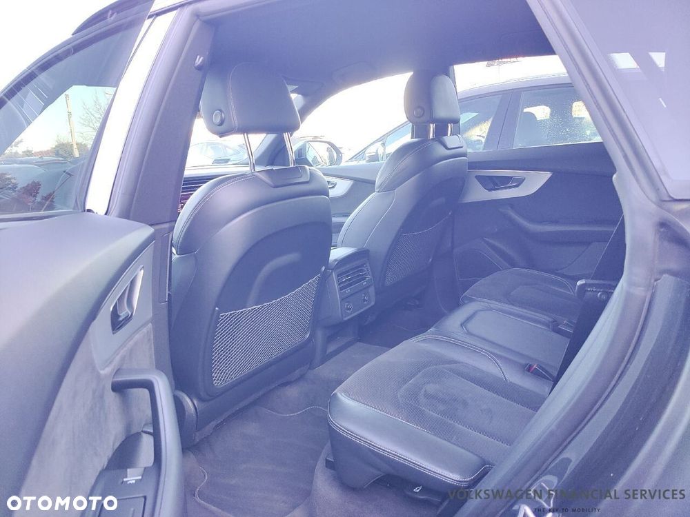 Audi Q8 55 TFSI mHEV Quattro Tiptronic - 16