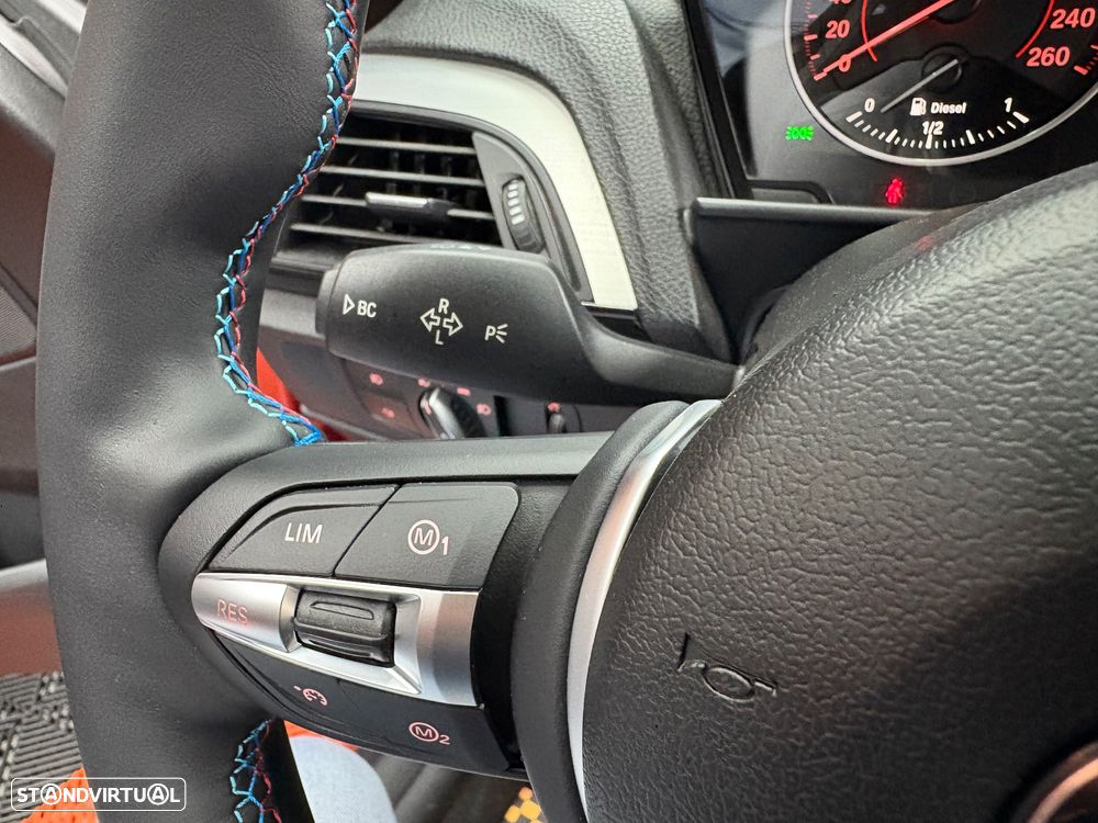 BMW 118 d Pack M - 42