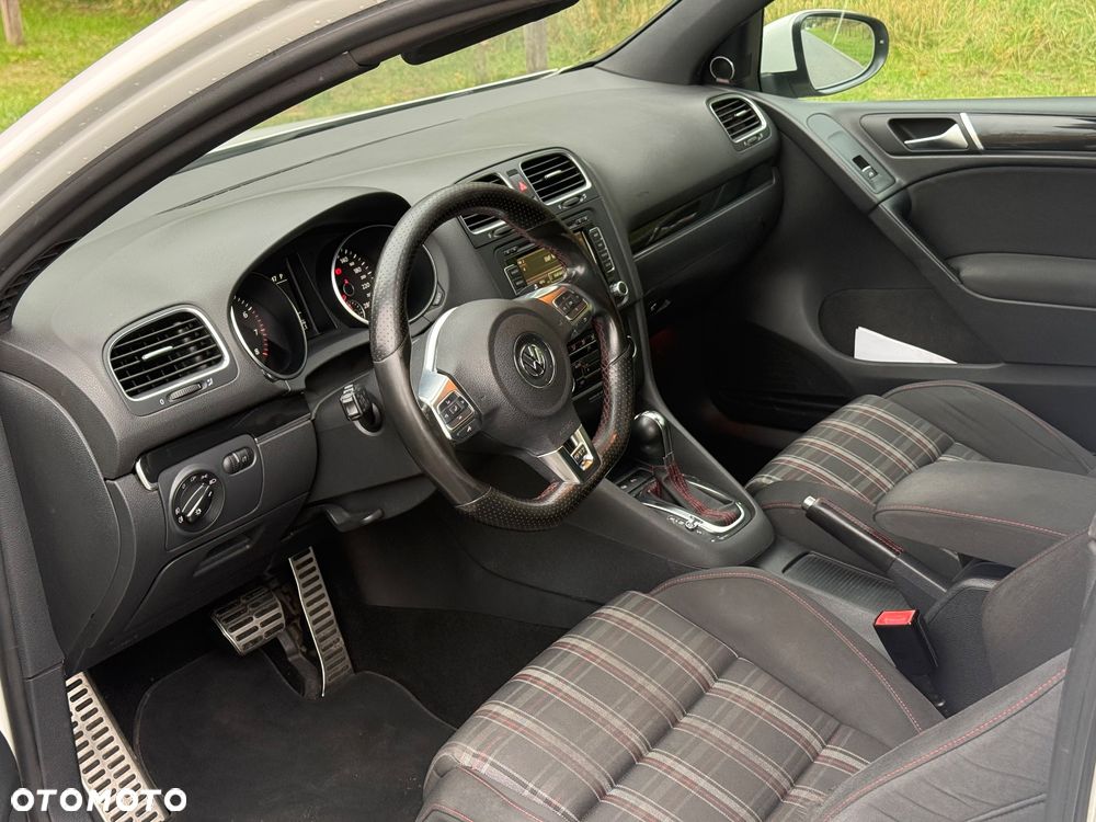 Volkswagen Golf VI 2.0 TSI GTI DSG - 12