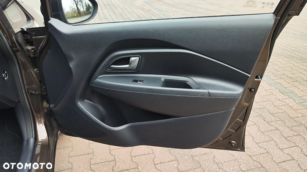 Kia Rio 1.2 Attract - 31