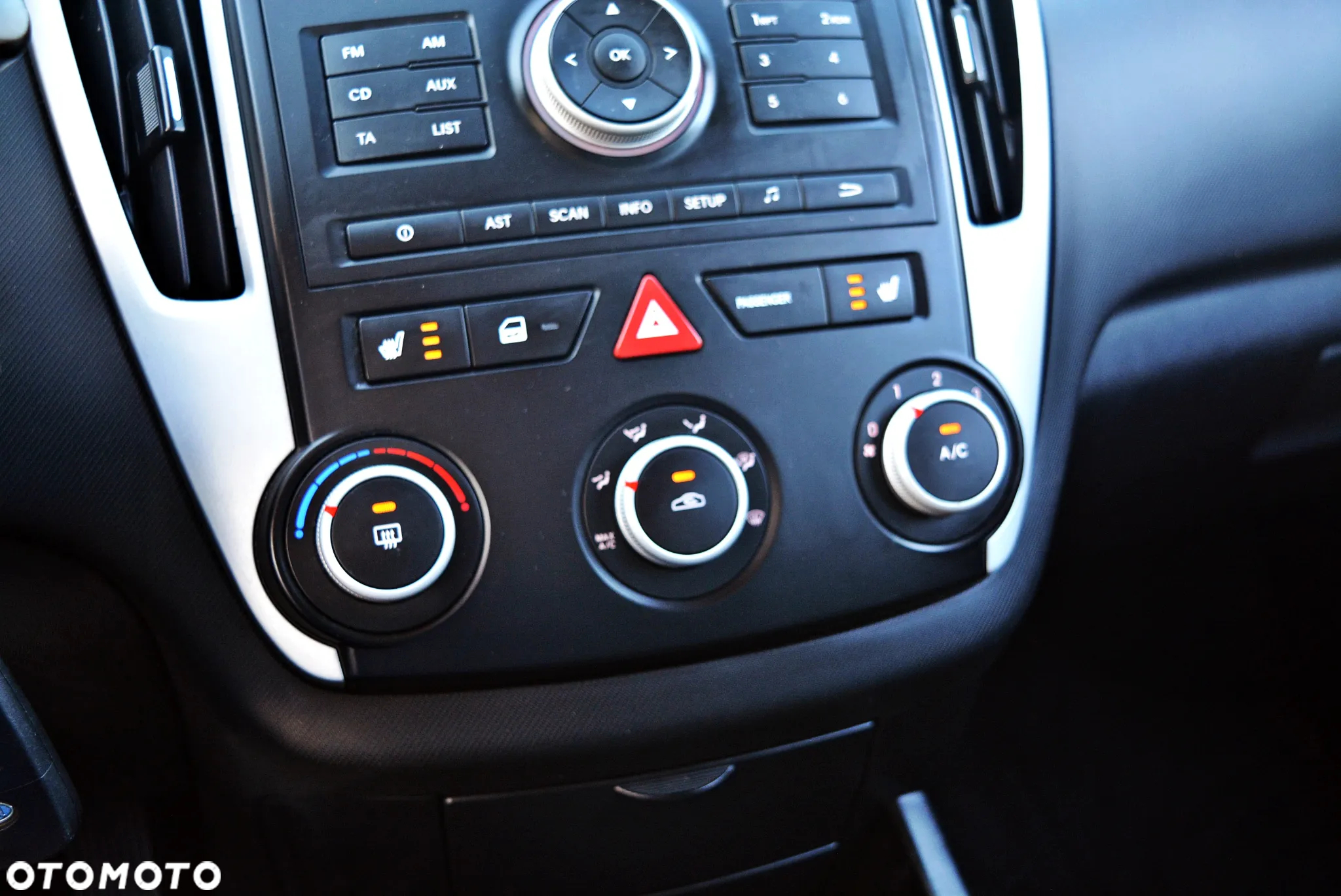 Kia Ceed 1.4 CVVT SW LX - 24