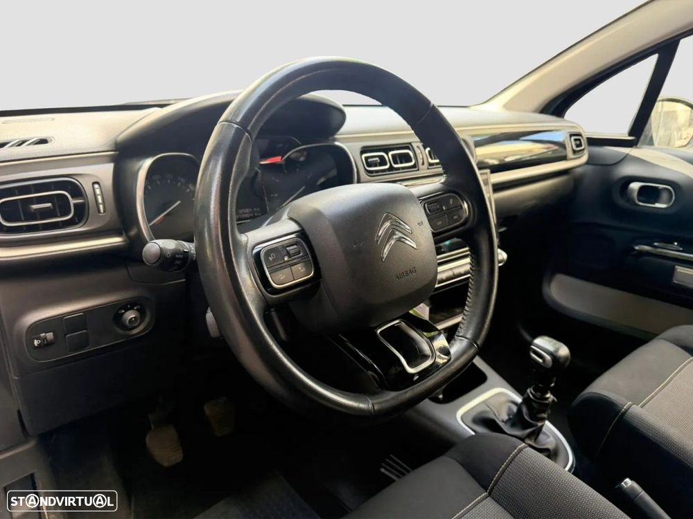 Citroën C3 1.2 PureTech Shine - 17
