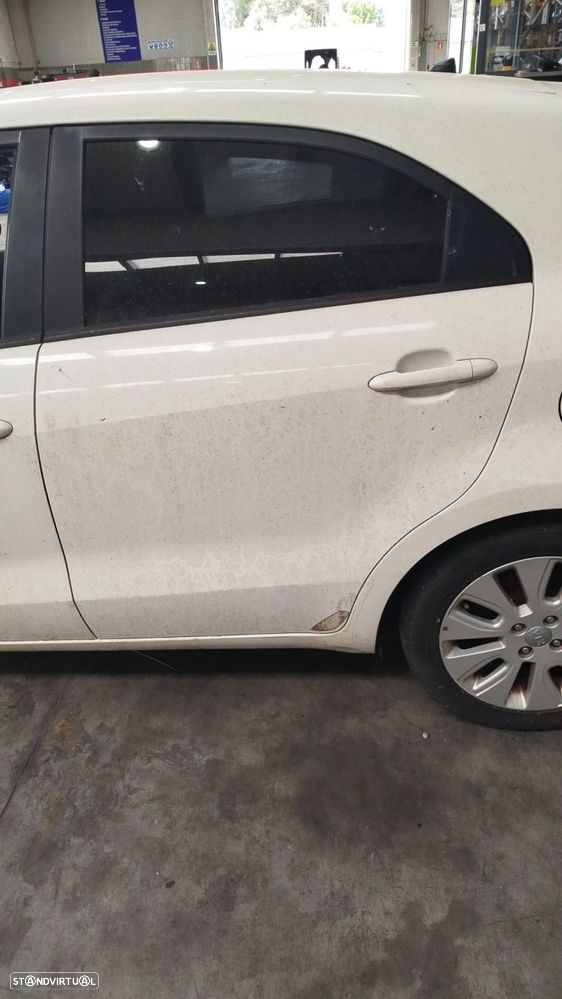 Porta trás direita KIA Rio III (UB) - 1
