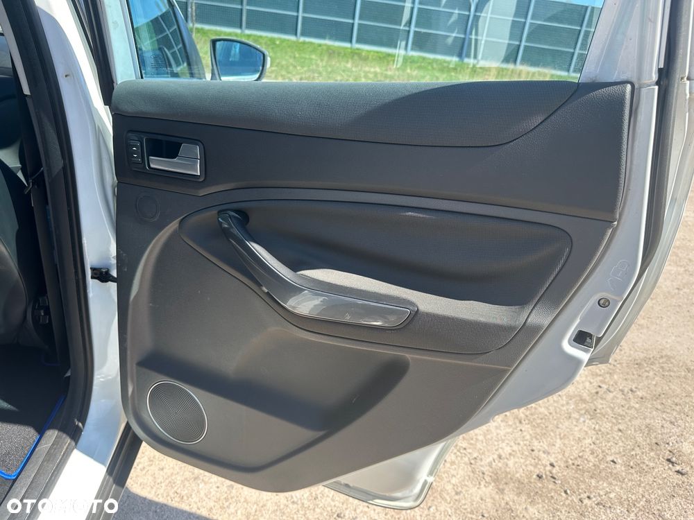 Ford Kuga 2.0 TDCi Titanium - 32