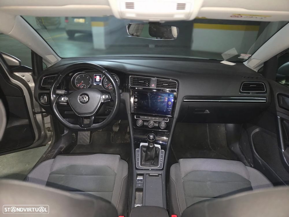 VW Golf 2.0 TDI Highline - 4