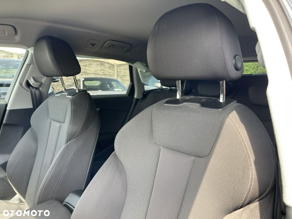 Audi A4 Avant 35 TFSI S tronic - 14