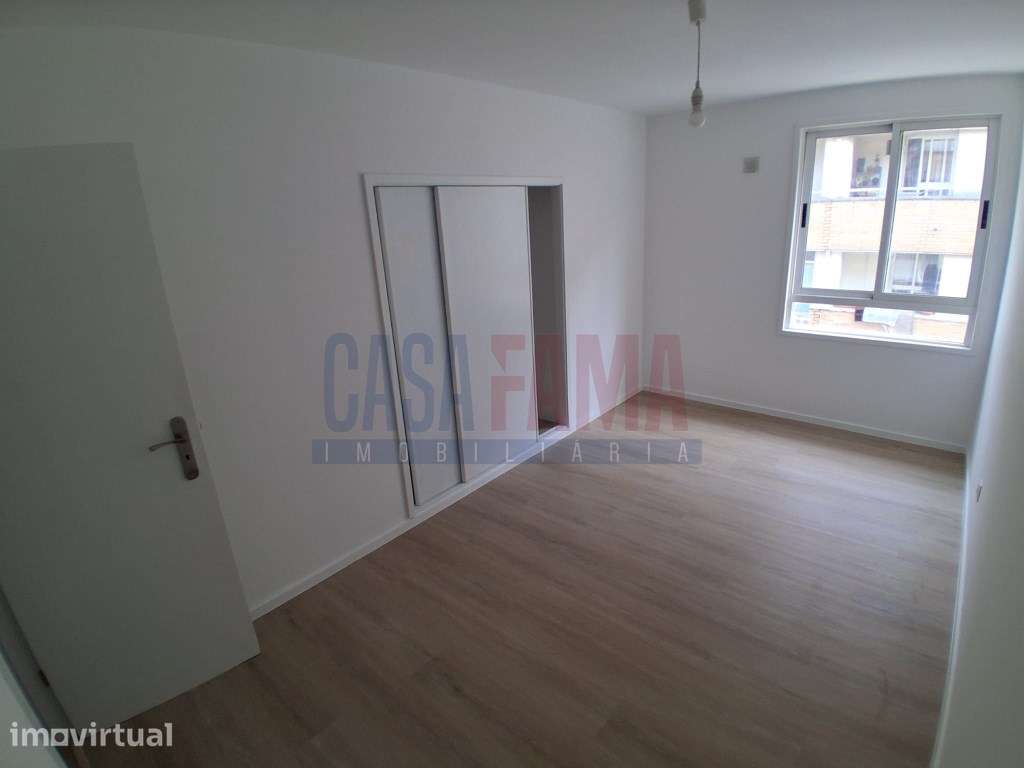 T3 Totalmente Remodelado em Baguim do Monte - Grande imagem: 5/25