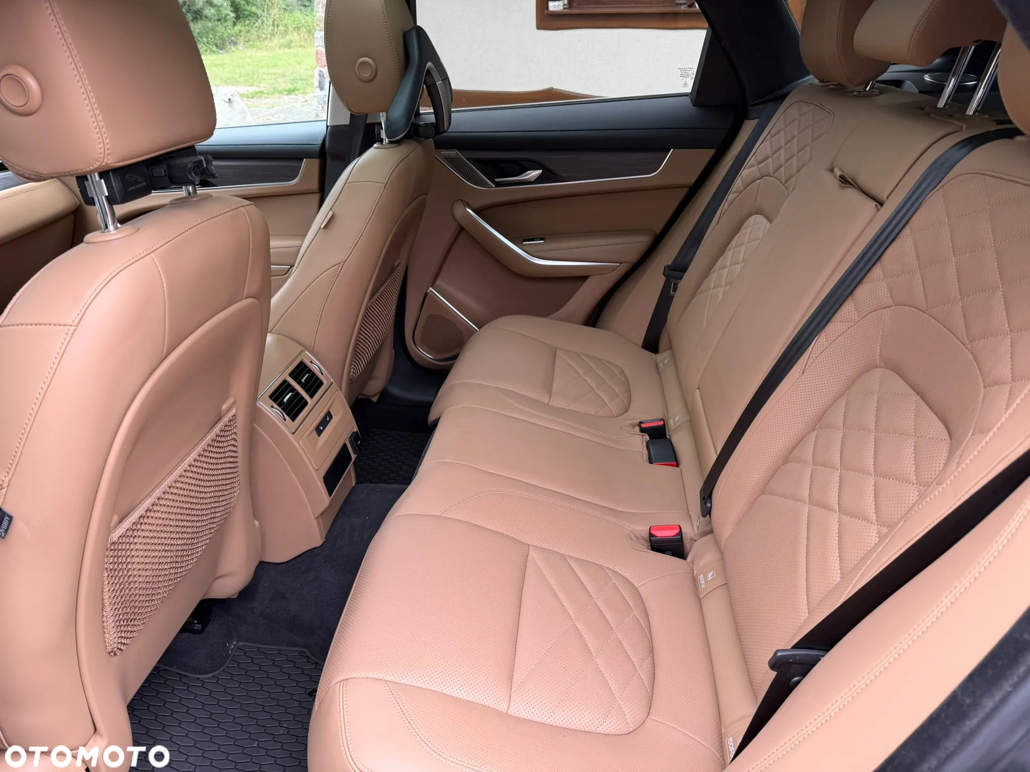 Jaguar F-Pace P250 AWD R-Dynamic Black - 28