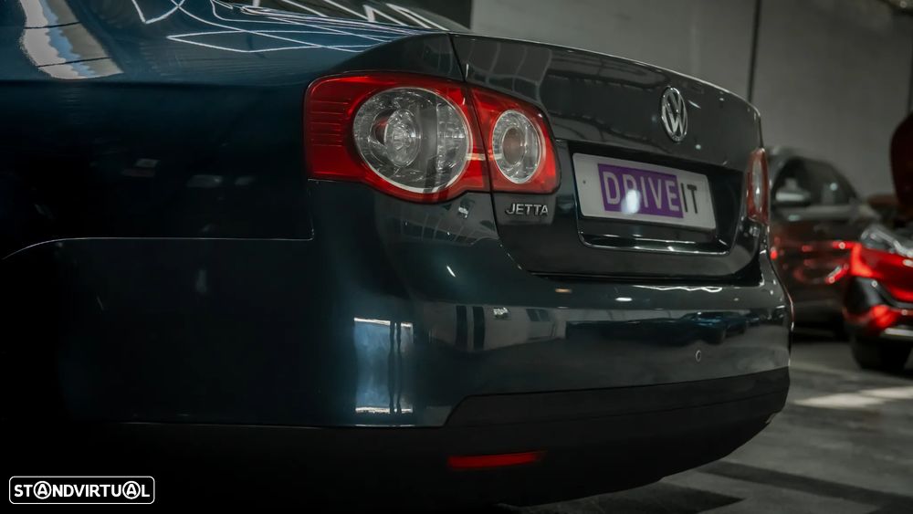 VW Jetta - 8