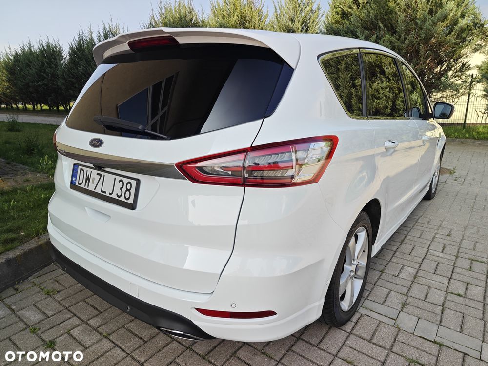 Ford S-Max - 11