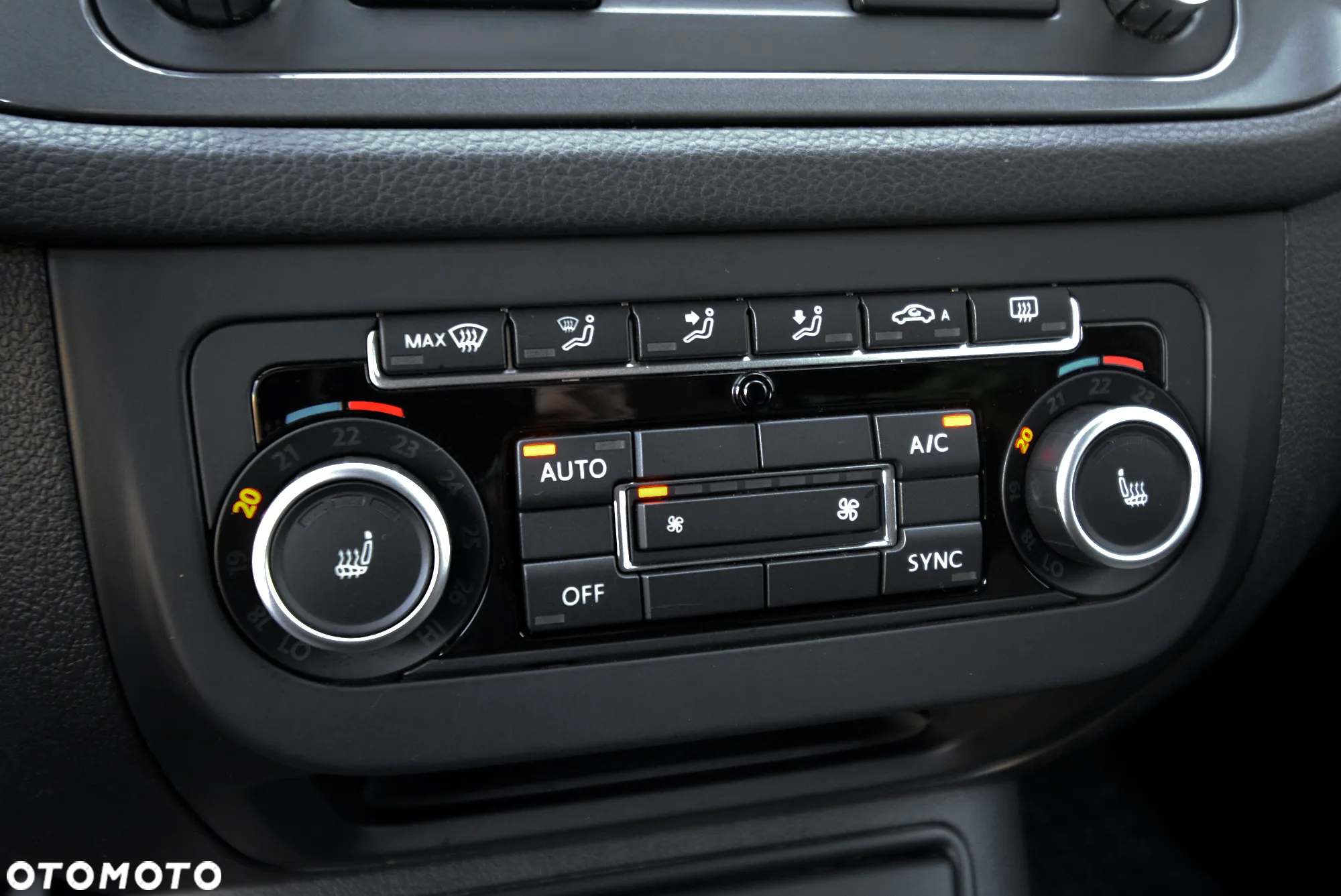Volkswagen Tiguan 2.0 TDI DPF 4Motion BlueMotion Technology Trend & Fun - 17
